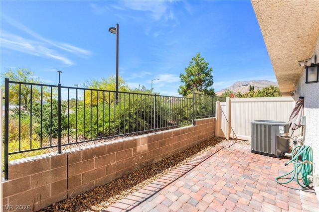 10083 Vibrant Moon Avenue, Las Vegas, NV 89129