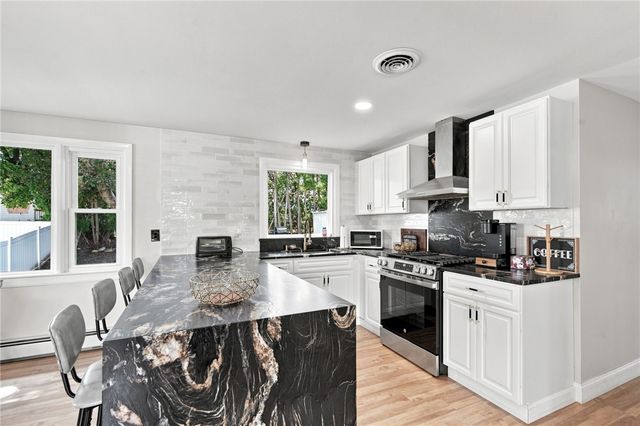 6 Flanders Street, Johnston, RI 02919