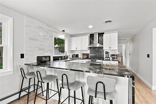 6 Flanders Street, Johnston, RI 02919