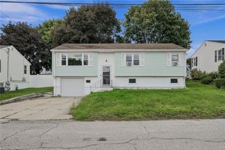 6 Flanders Street, Johnston, RI 02919