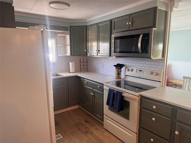 8709 SW 15th Street, Davie, FL 33324