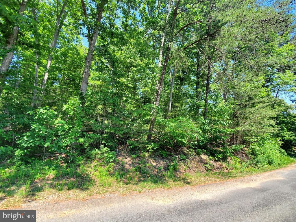 Image 1 of property listing at 11974 HEMLOCK RD, Lusby, MD 20657