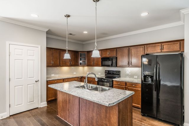214 Telavera Dr, White House, TN 37188