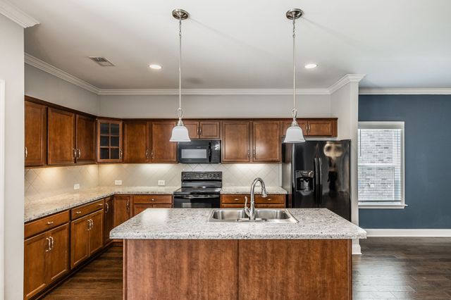214 Telavera Dr, White House, TN 37188