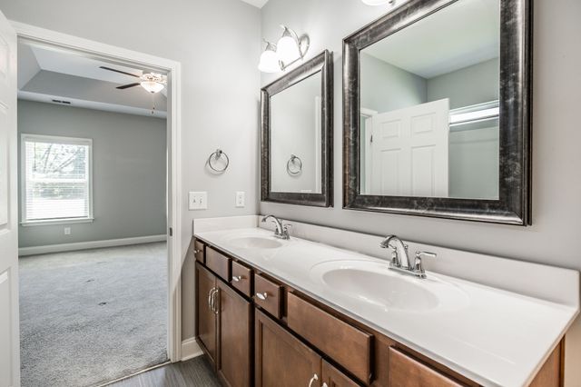 214 Telavera Dr, White House, TN 37188