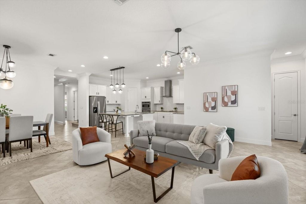 Image 3 of property listing at 10151 HENBURY STREET, Orlando, FL 32832
