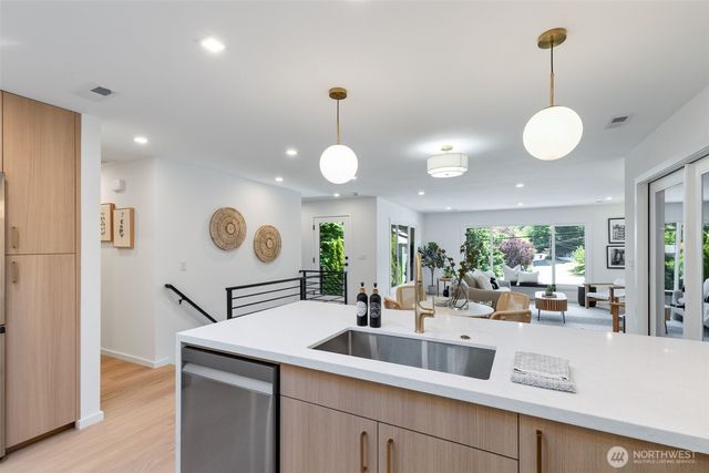 9001 28th Avenue NW, Seattle, WA 98117