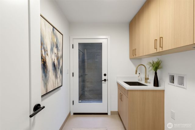 9001 28th Avenue NW, Seattle, WA 98117