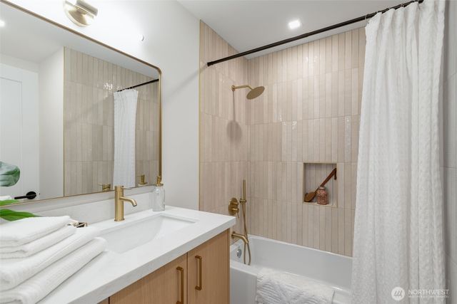 9001 28th Avenue NW, Seattle, WA 98117