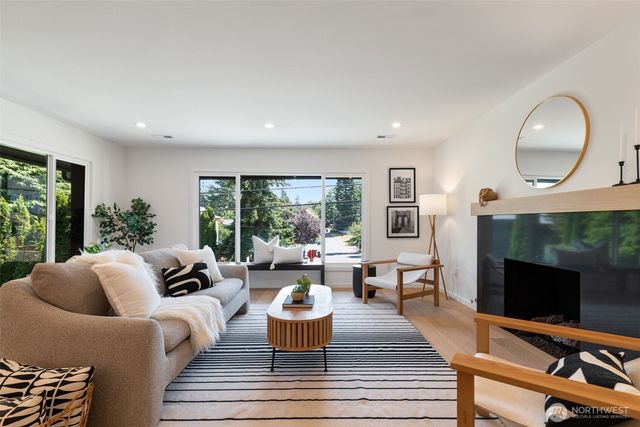 9001 28th Avenue NW, Seattle, WA 98117
