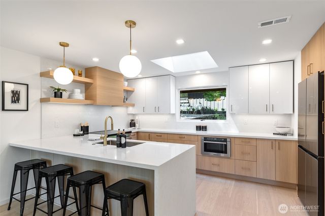 9001 28th Avenue NW, Seattle, WA 98117