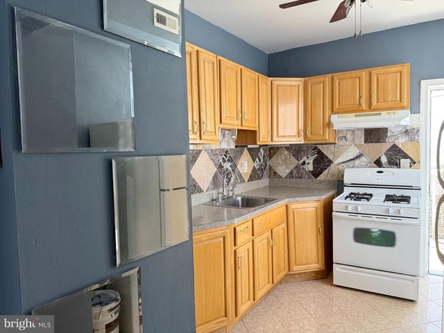2302 E ALBERT STREET, Philadelphia, PA 19125