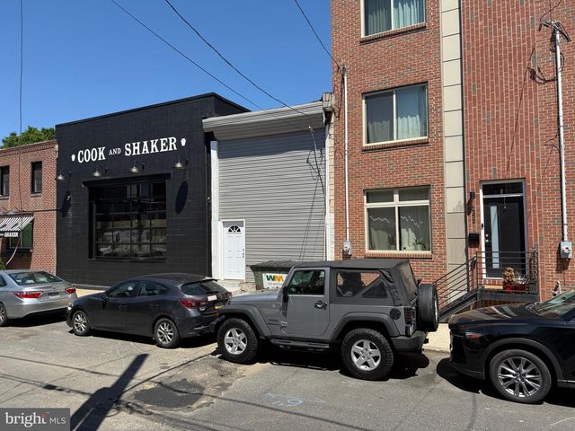 2302 E ALBERT STREET, Philadelphia, PA 19125