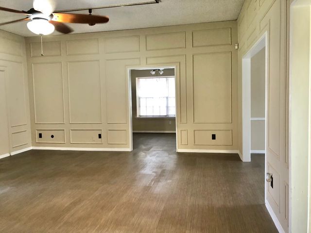 613 Trail View Lane, Garland, TX 75043