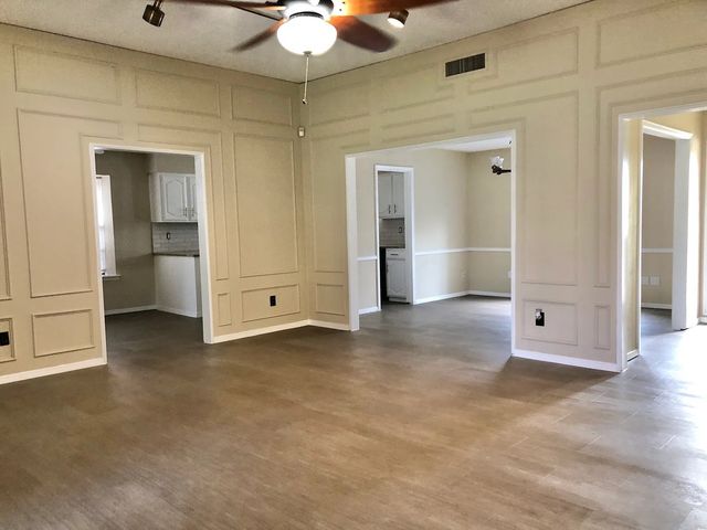 613 Trail View Lane, Garland, TX 75043