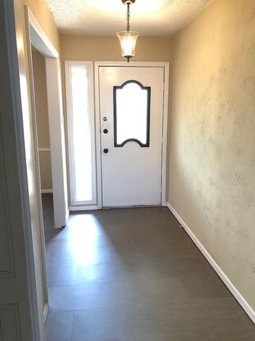 613 Trail View Lane, Garland, TX 75043
