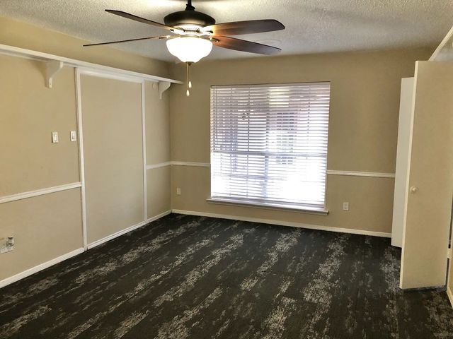 613 Trail View Lane, Garland, TX 75043