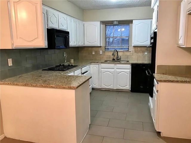 613 Trail View Lane, Garland, TX 75043