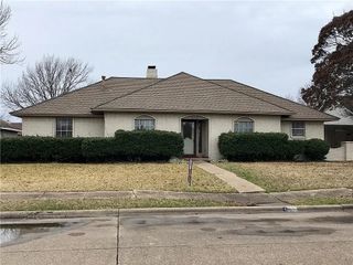 613 Trail View Lane, Garland, TX 75043