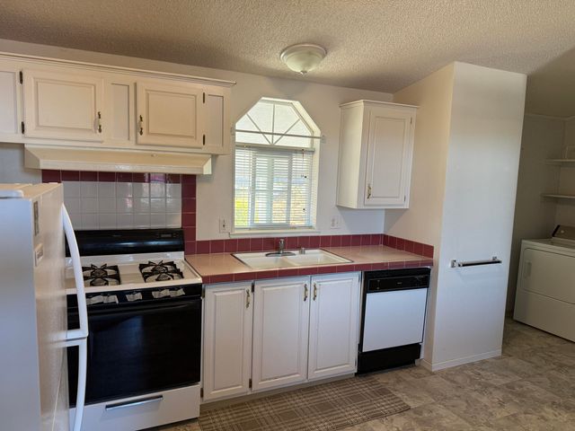 1090 Murray Road, Mckinleyville, CA 95519