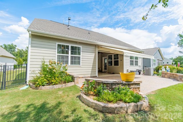 128 Picasso Trail, Mount Holly, NC 28120