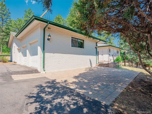 8057 Bannock Dr, Larkspur, CO 80118