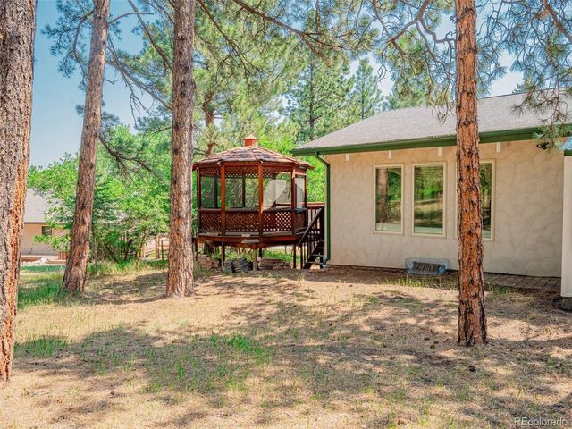 8057 Bannock Dr, Larkspur, CO 80118