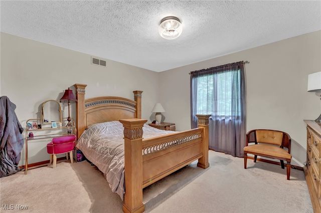 14896 Britannia Court, Strongsville, OH 44149