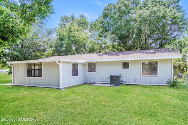 811 Airport Avenue SE, Palm Bay, FL 32909