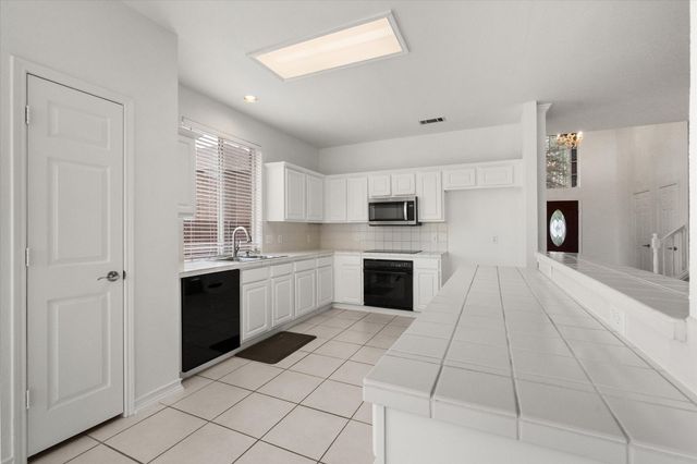 100 Ponciana Drive, Euless, TX 76039