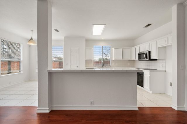 100 Ponciana Drive, Euless, TX 76039