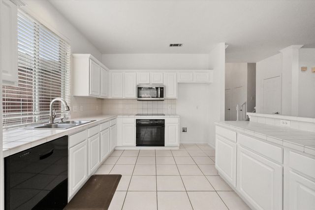 100 Ponciana Drive, Euless, TX 76039