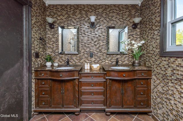 55 Alpine Drive, Colonie, NY 12110