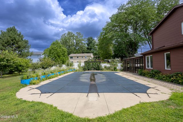 55 Alpine Drive, Colonie, NY 12110