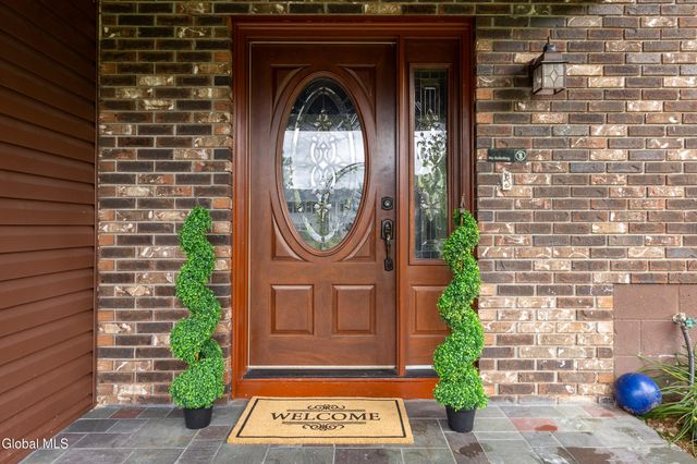 55 Alpine Drive, Colonie, NY 12110