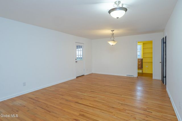 55 Alpine Drive, Colonie, NY 12110