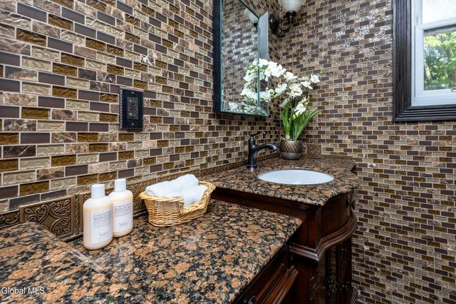 55 Alpine Drive, Colonie, NY 12110