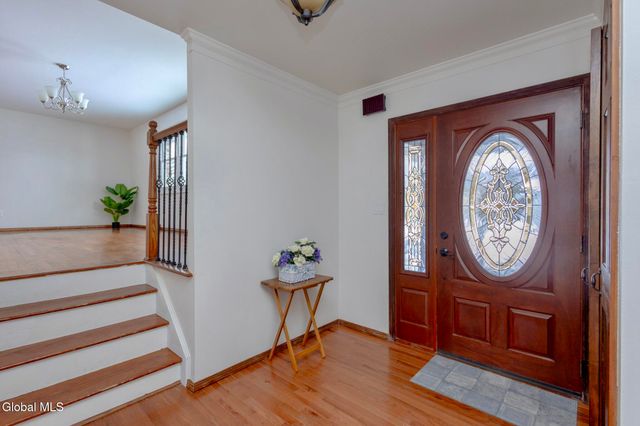 55 Alpine Drive, Colonie, NY 12110