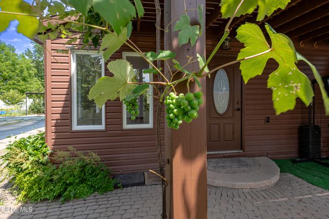 55 Alpine Drive, Colonie, NY 12110