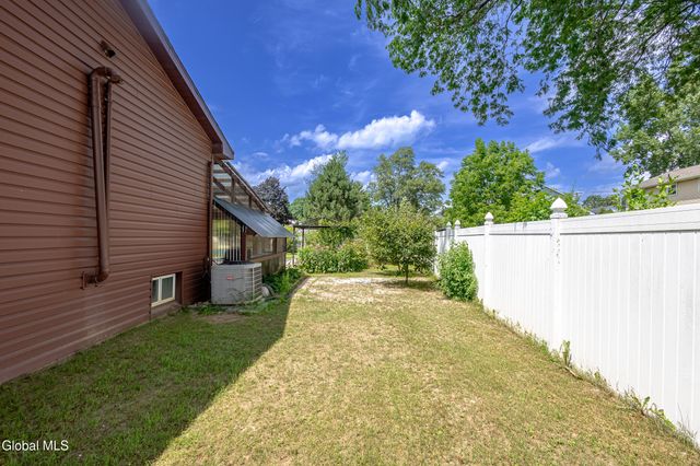 55 Alpine Drive, Colonie, NY 12110