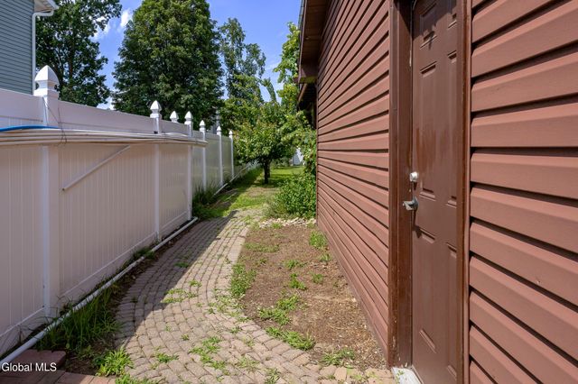 55 Alpine Drive, Colonie, NY 12110