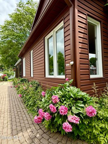 55 Alpine Drive, Colonie, NY 12110