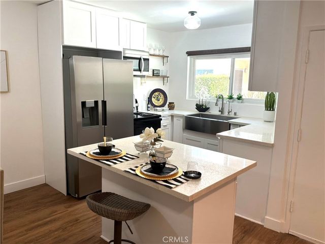 5232 Corteen Place 7, Valley Village, CA 91607