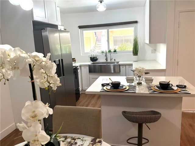 5232 Corteen Place 7, Valley Village, CA 91607
