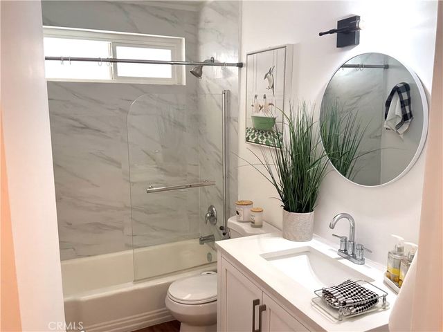 5232 Corteen Place 7, Valley Village, CA 91607