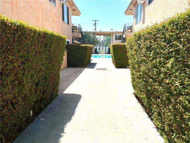 5232 Corteen Place 7, Valley Village, CA 91607