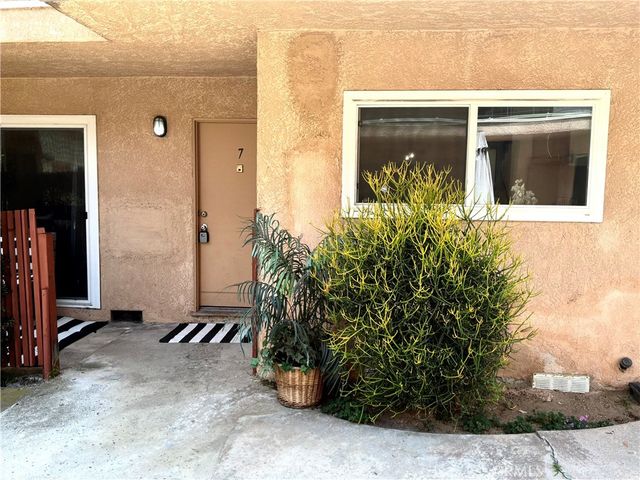 5232 Corteen Place 7, Valley Village, CA 91607