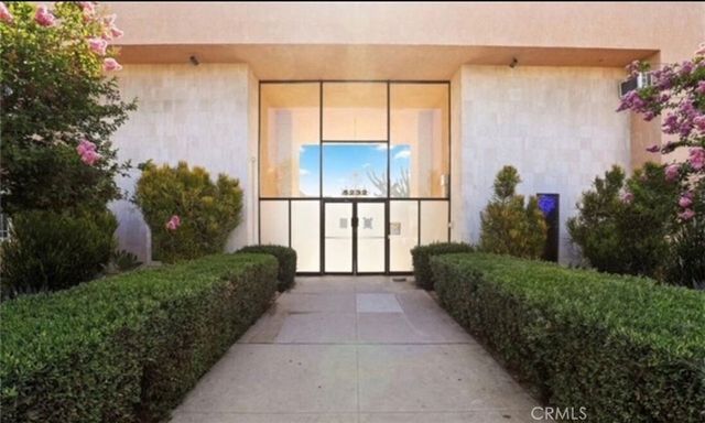 5232 Corteen Place 7, Valley Village, CA 91607