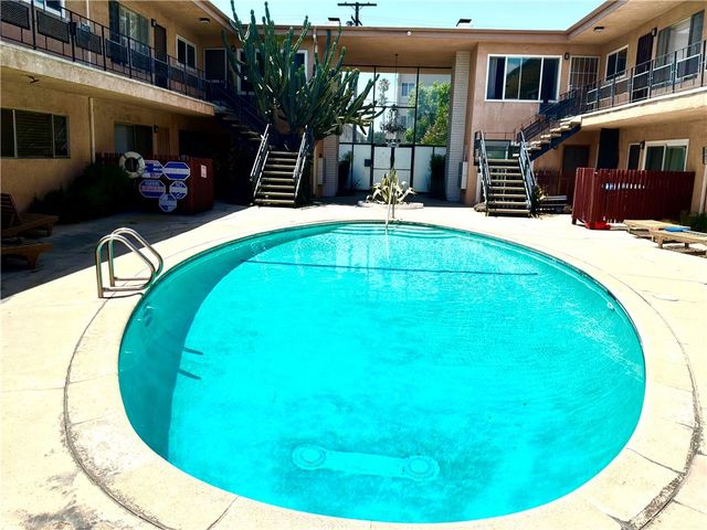 5232 Corteen Place 7, Valley Village, CA 91607