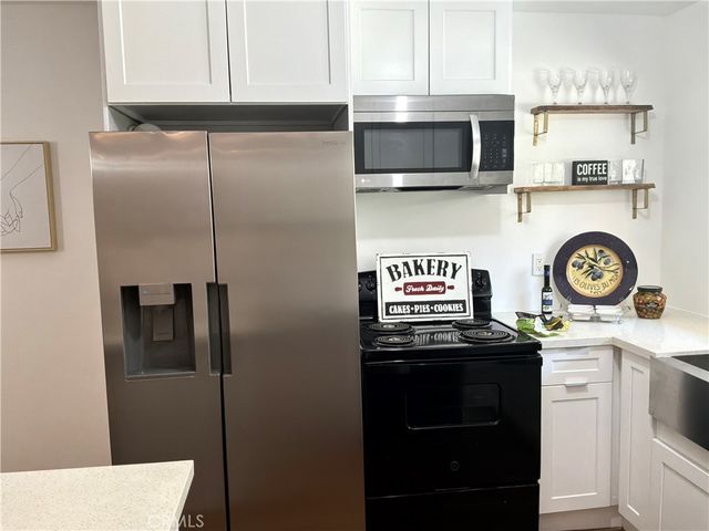 5232 Corteen Place 7, Valley Village, CA 91607